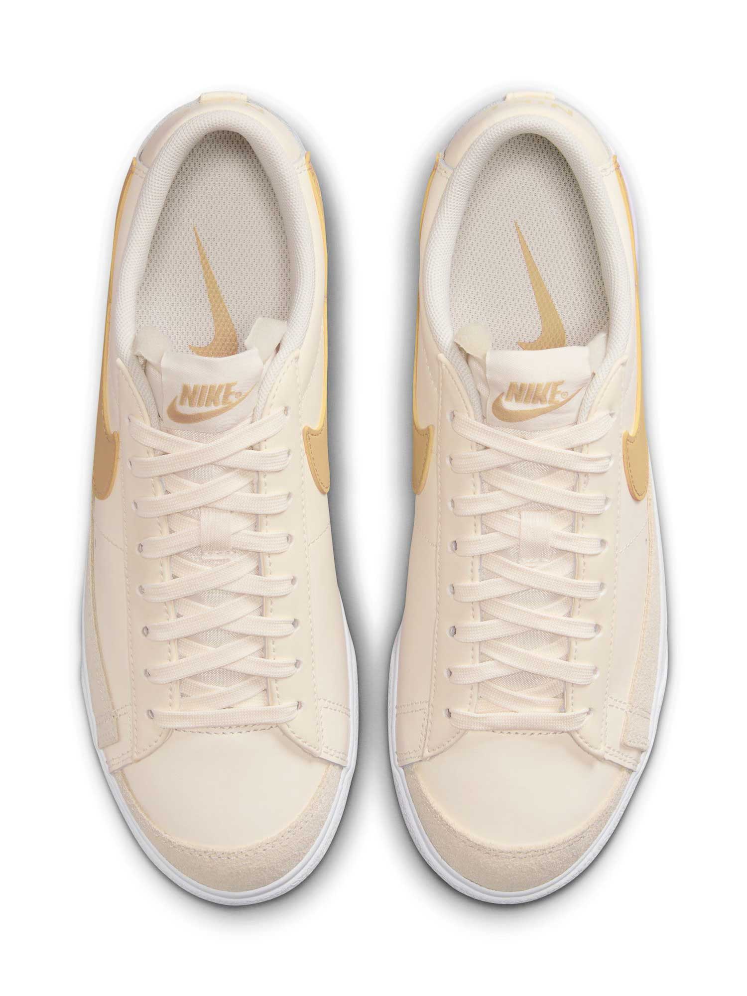 NIKE Обувки W BLAZER LOW PLATFORM