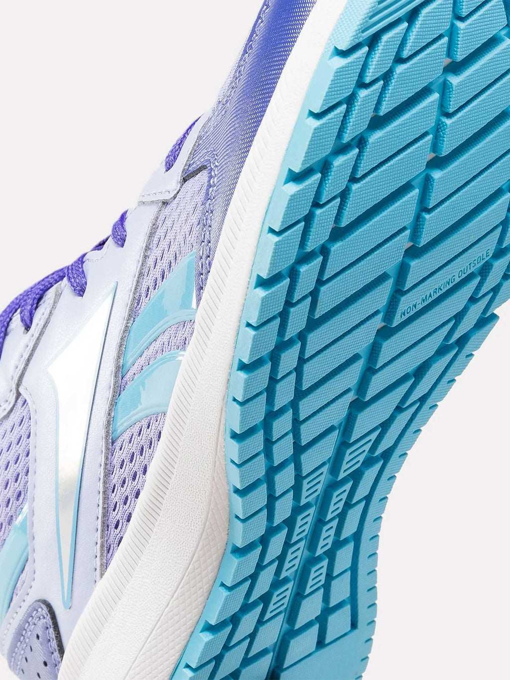REEBOK Обувки ROAD SUPREME 4