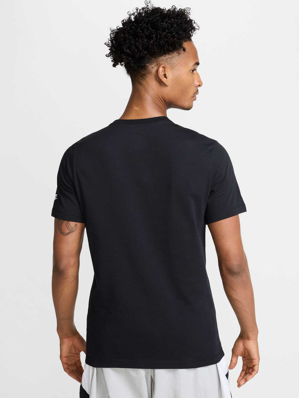 NIKE Тениска M NSW TEE 6MO FTRA SP25