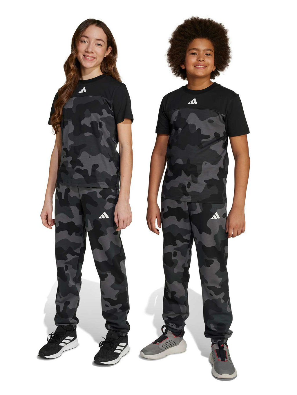 ADIDAS SPORTSWEAR Спортно долнище Seasonal Essentials Camo Fleece