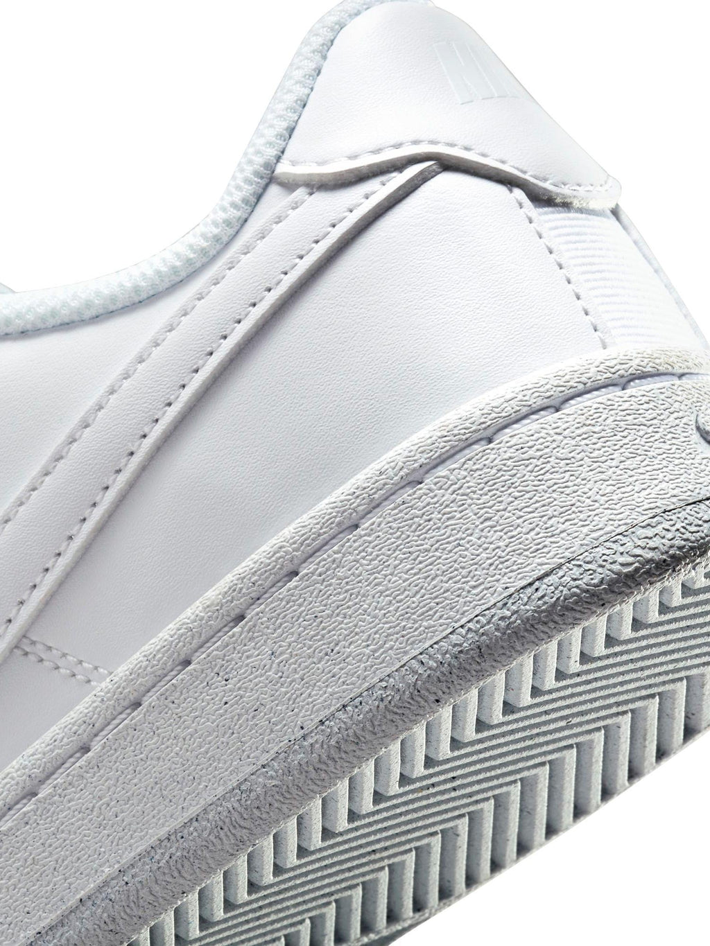 NIKE Обувки WMNS COURT ROYALE 2 NN