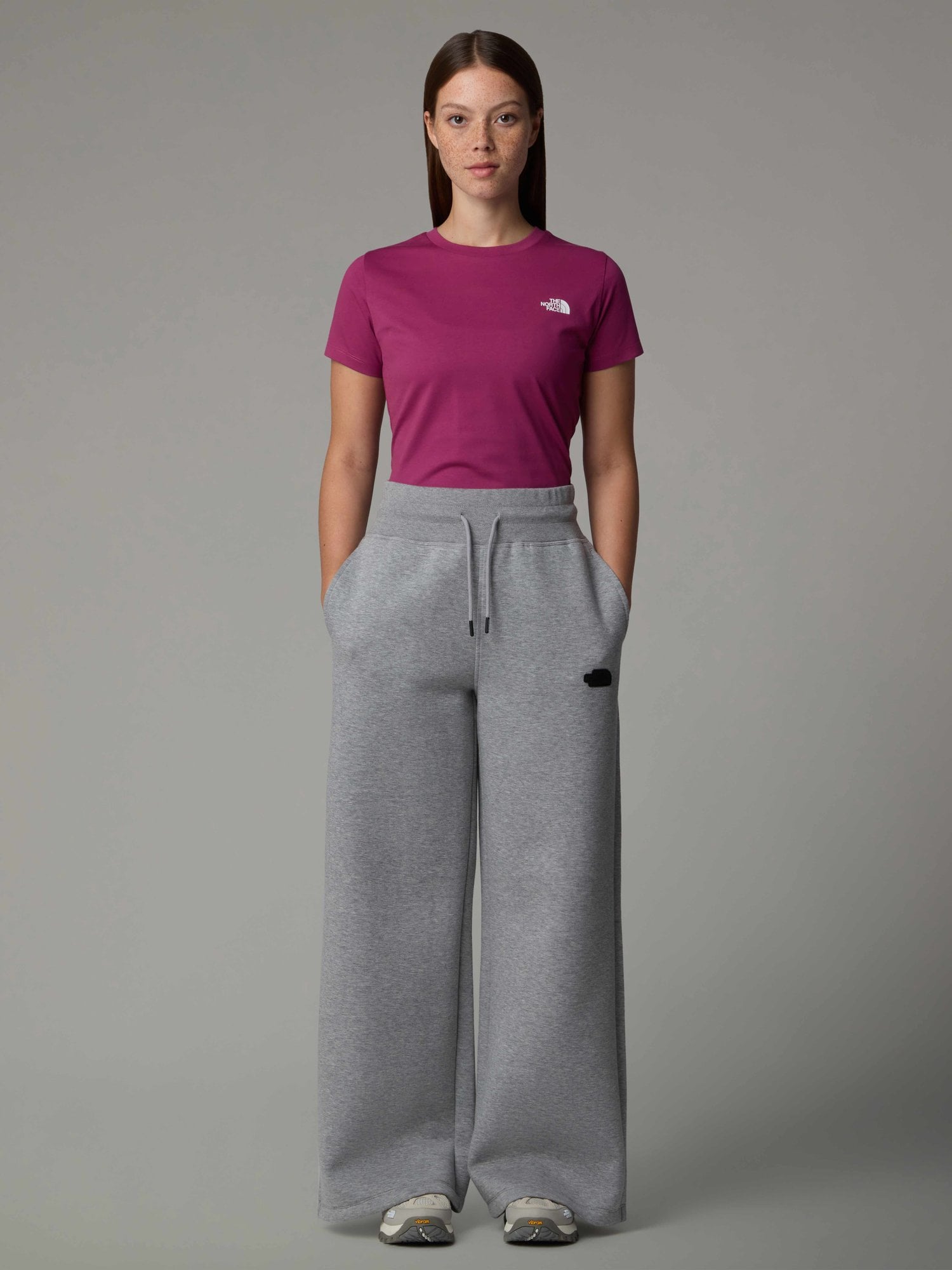 THE NORTH FACE Тениска W SS SD SLIM TEE