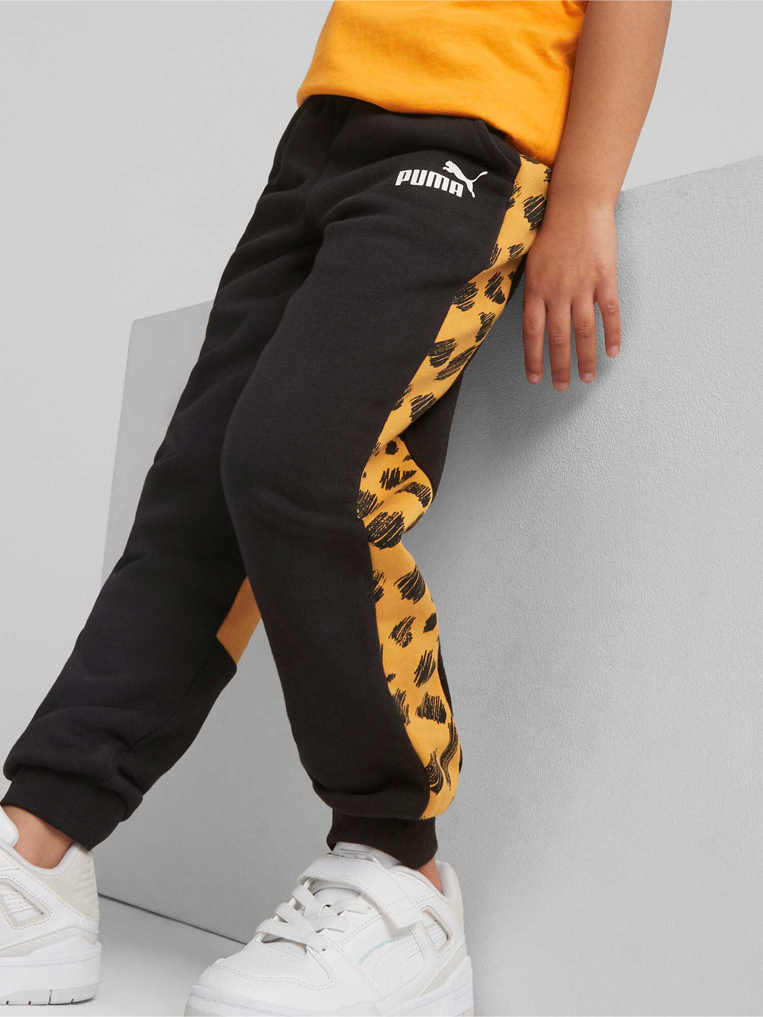 PUMA Спортно долнище ESS+ MATES TR