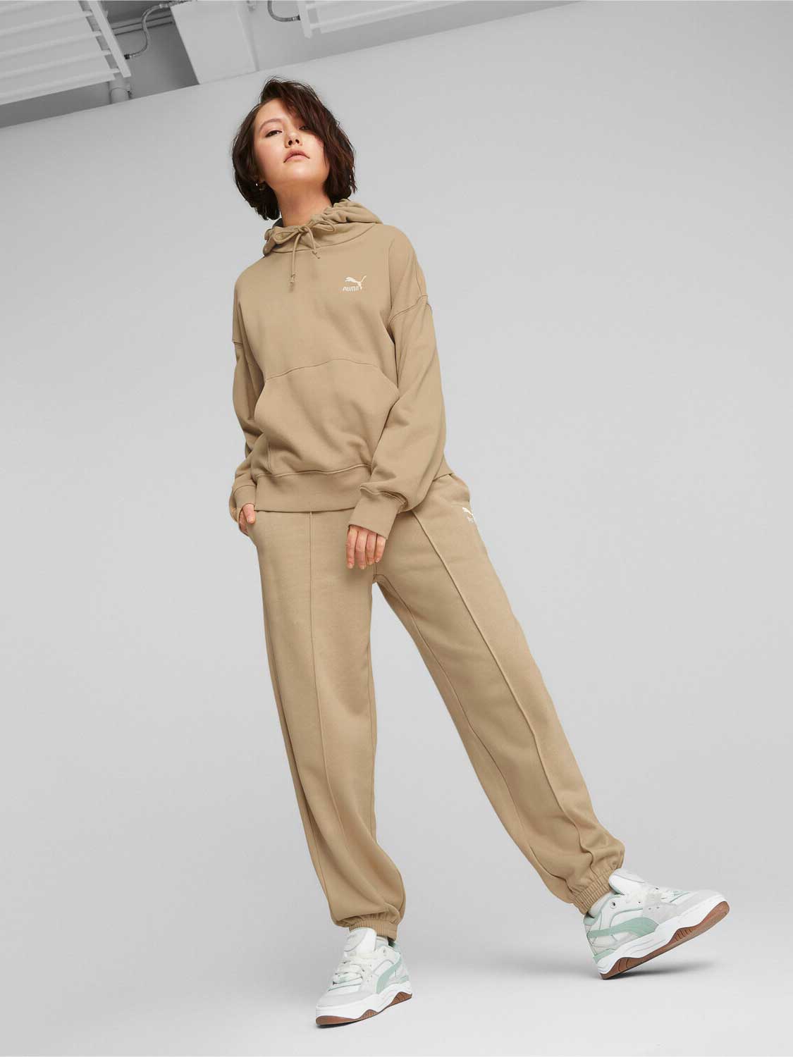 PUMA Спортно долнище Classics Sweatpants TR
