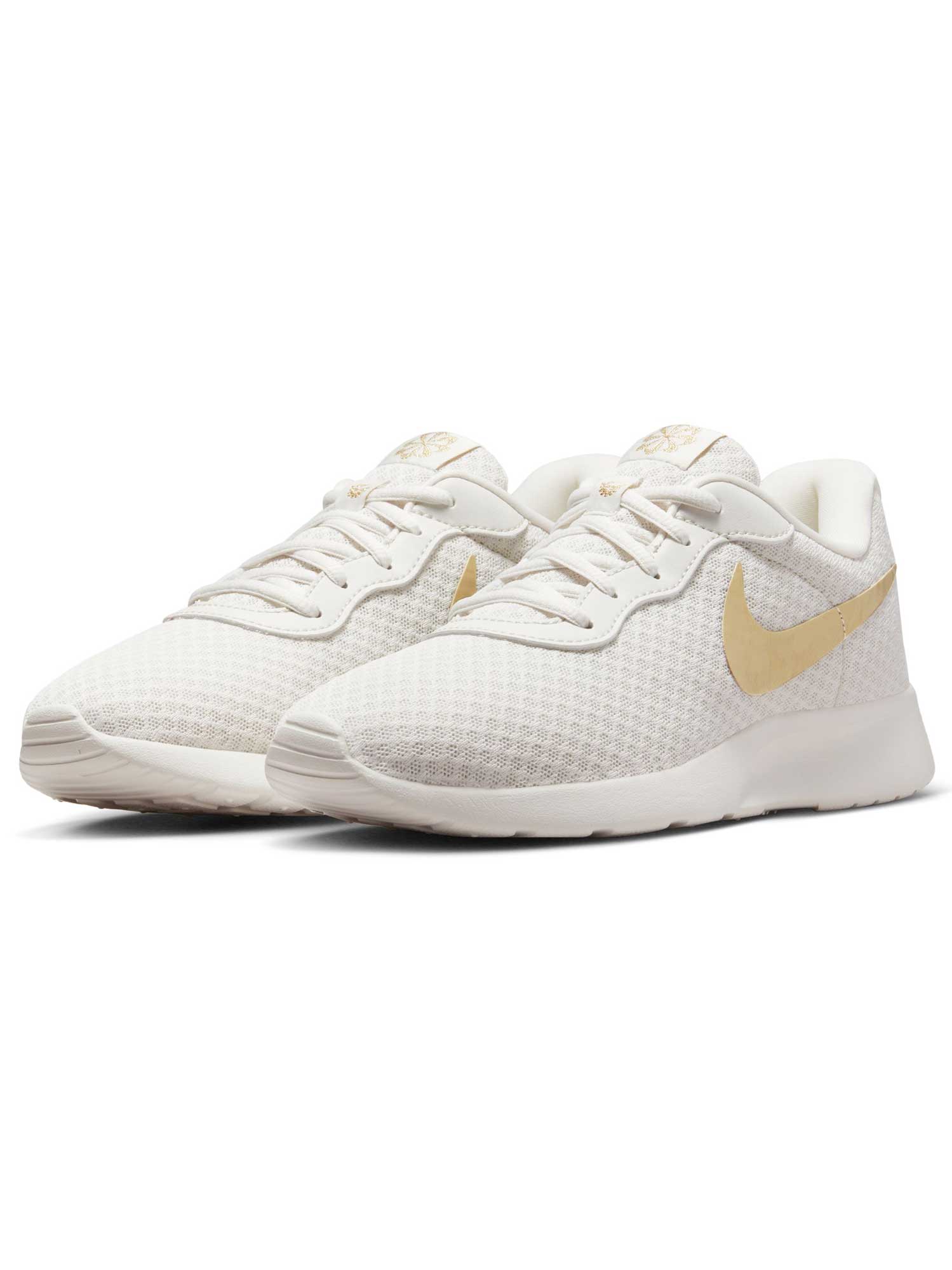 NIKE Обувки WMNS TANJUN FLYEASE