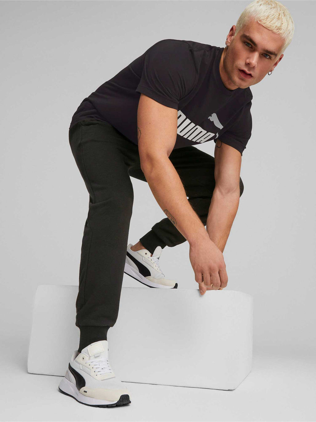 PUMA Спортно долнище ESS+ 2 Col Logo