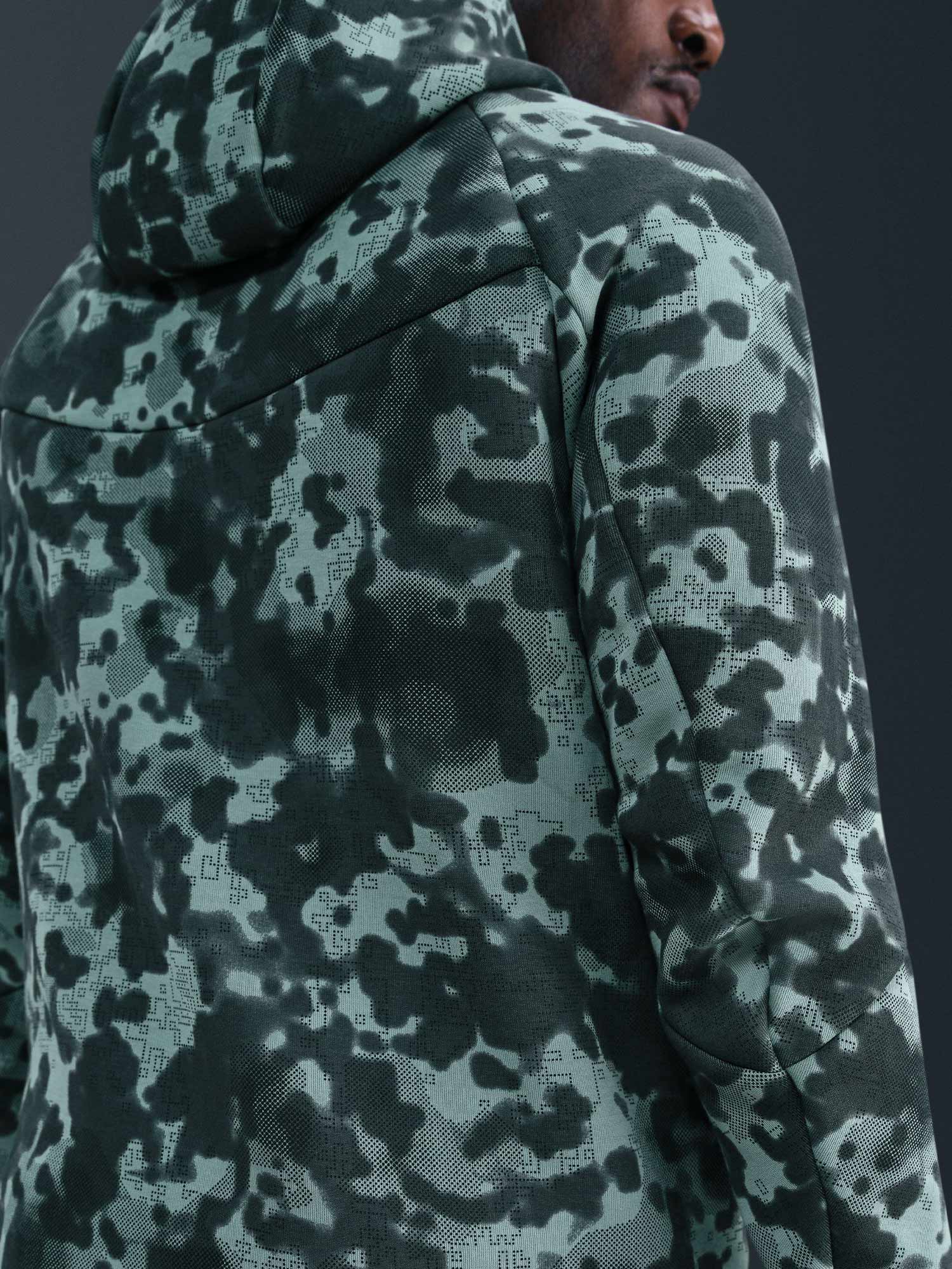 NIKE Суитшърт M NK TECH FLC WR FZ JKT CAMO