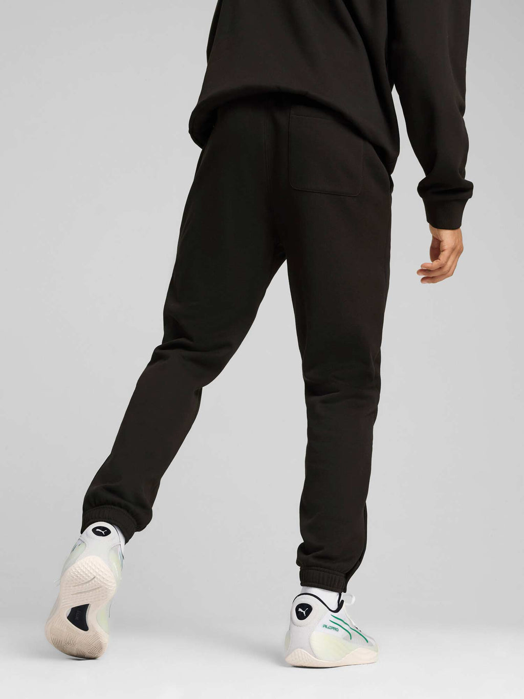 PUMA Спортно долнище Jaws Core Sweat 2.0