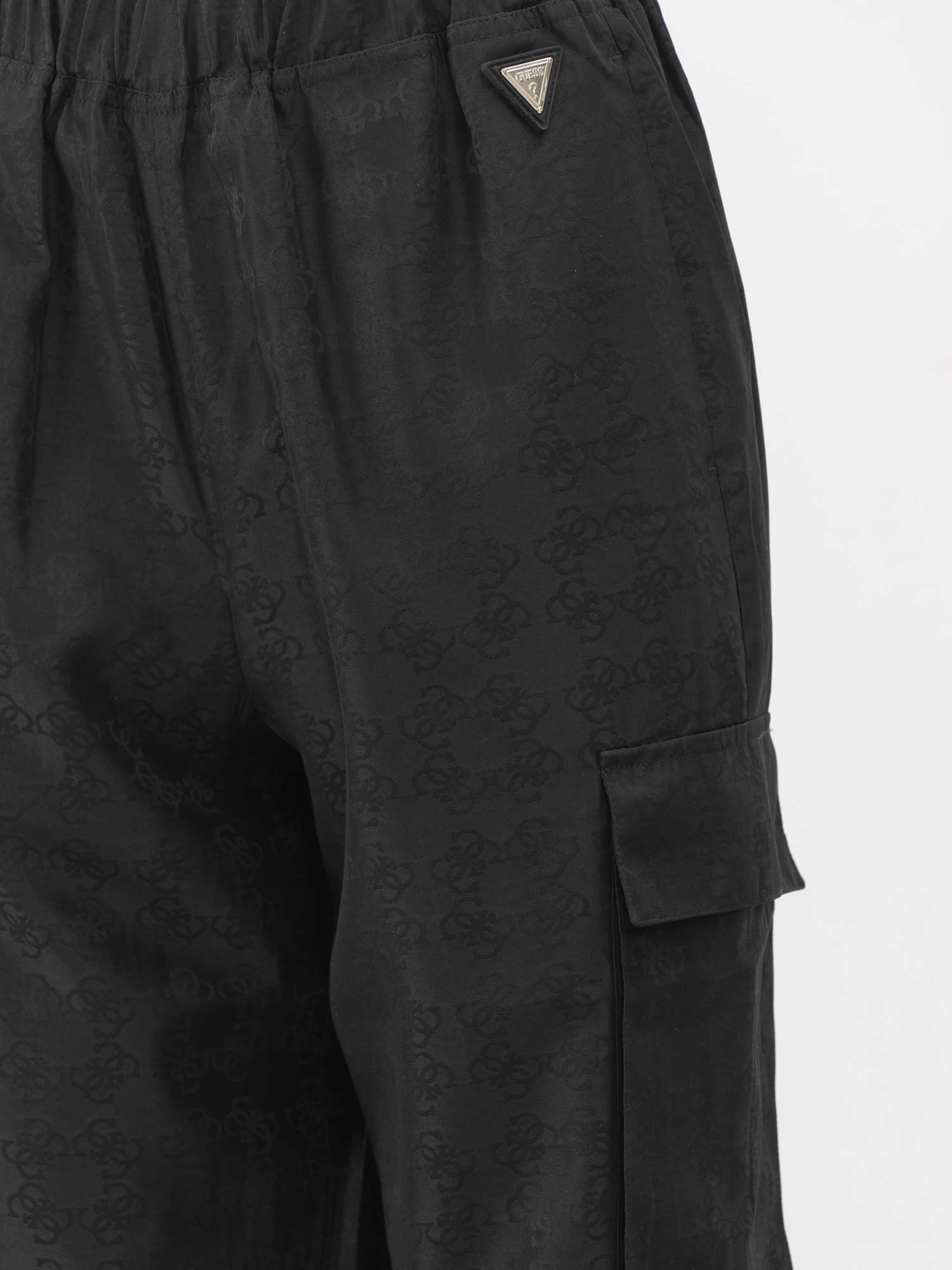GUESS Спортно долнище 4G LOGO CARGO PANTS