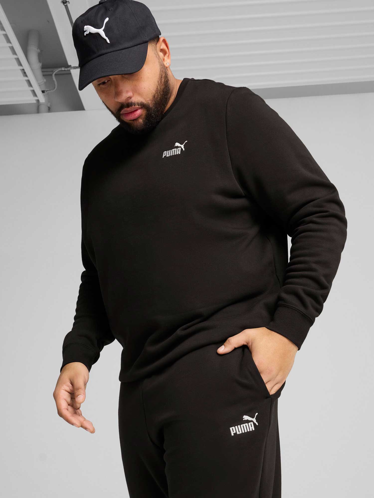 PUMA Спортно долнище ESS No. 1 Logo Sweatpants FL cl