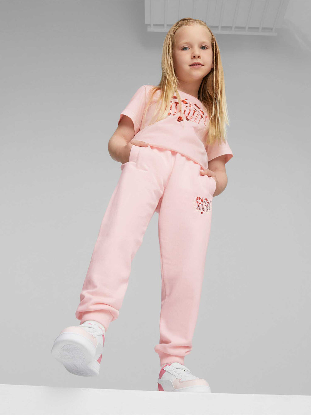 PUMA Спортно долнище ESS MIX MTCH Sweatpants TR