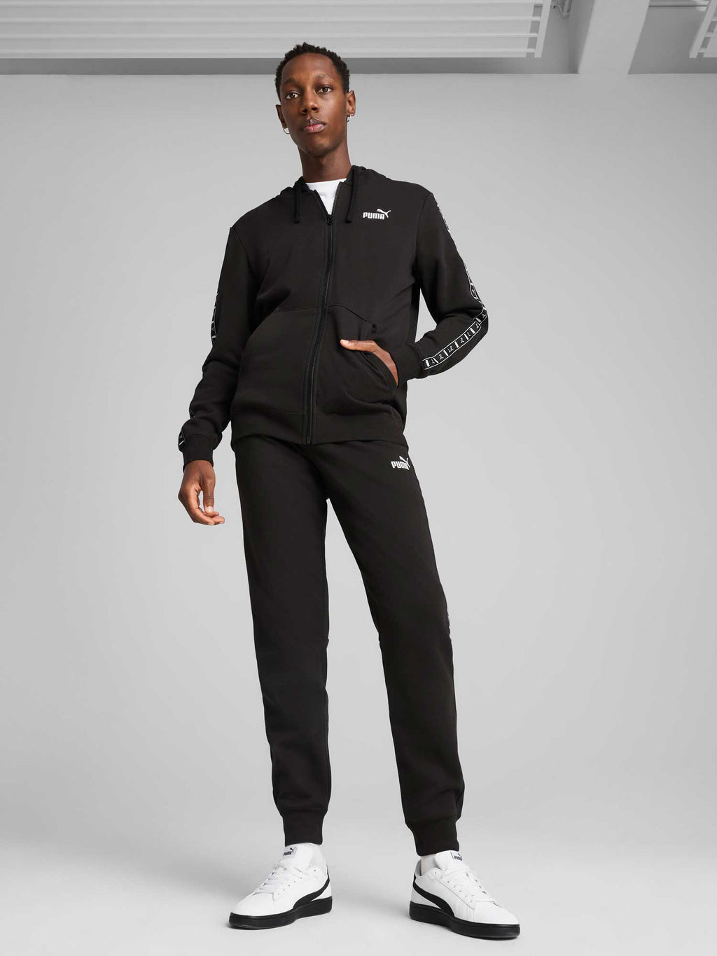 PUMA Спортно долнище ESS TAPE Sweatpants FL cl