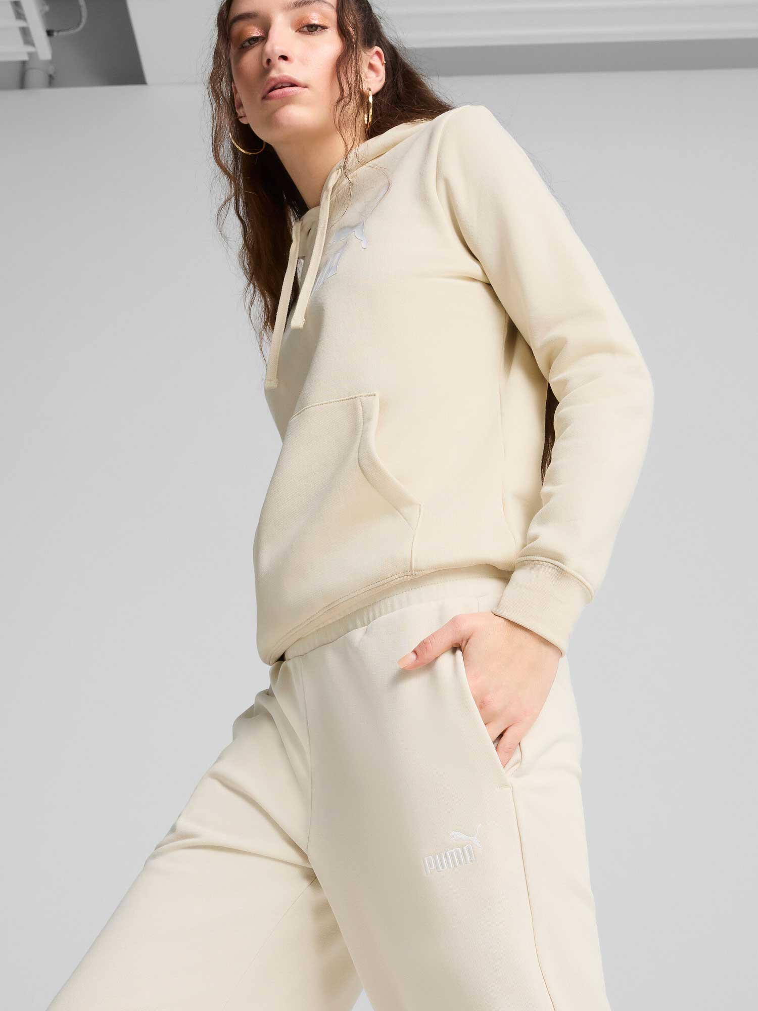 PUMA Спортно долнище ESS Small No. 1 Logo