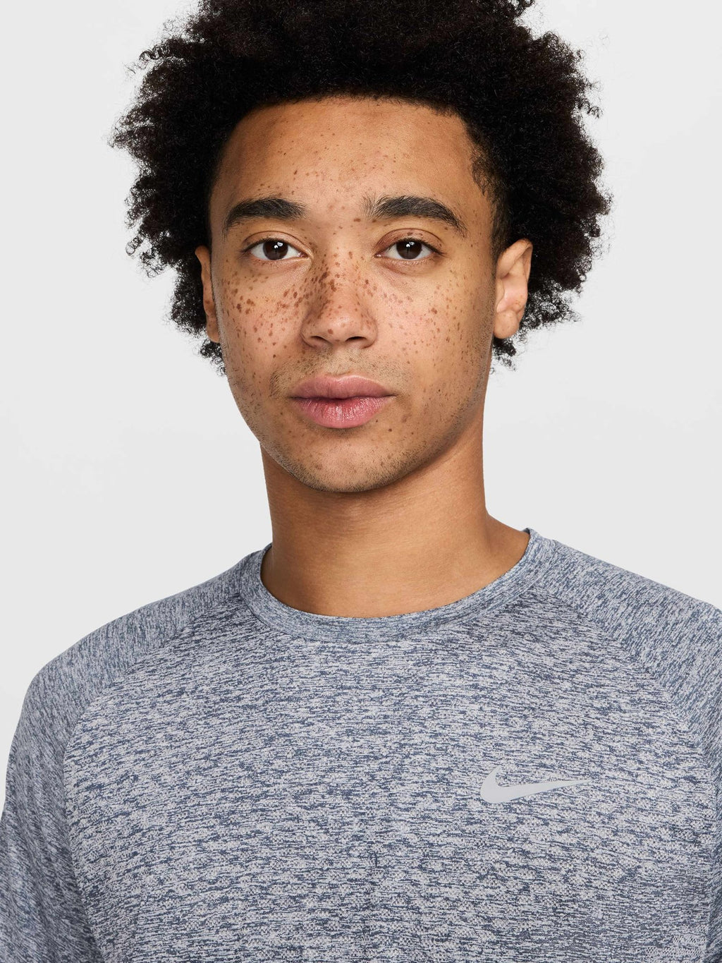 NIKE Тениска M NK DFADV STRIDE SS TOP