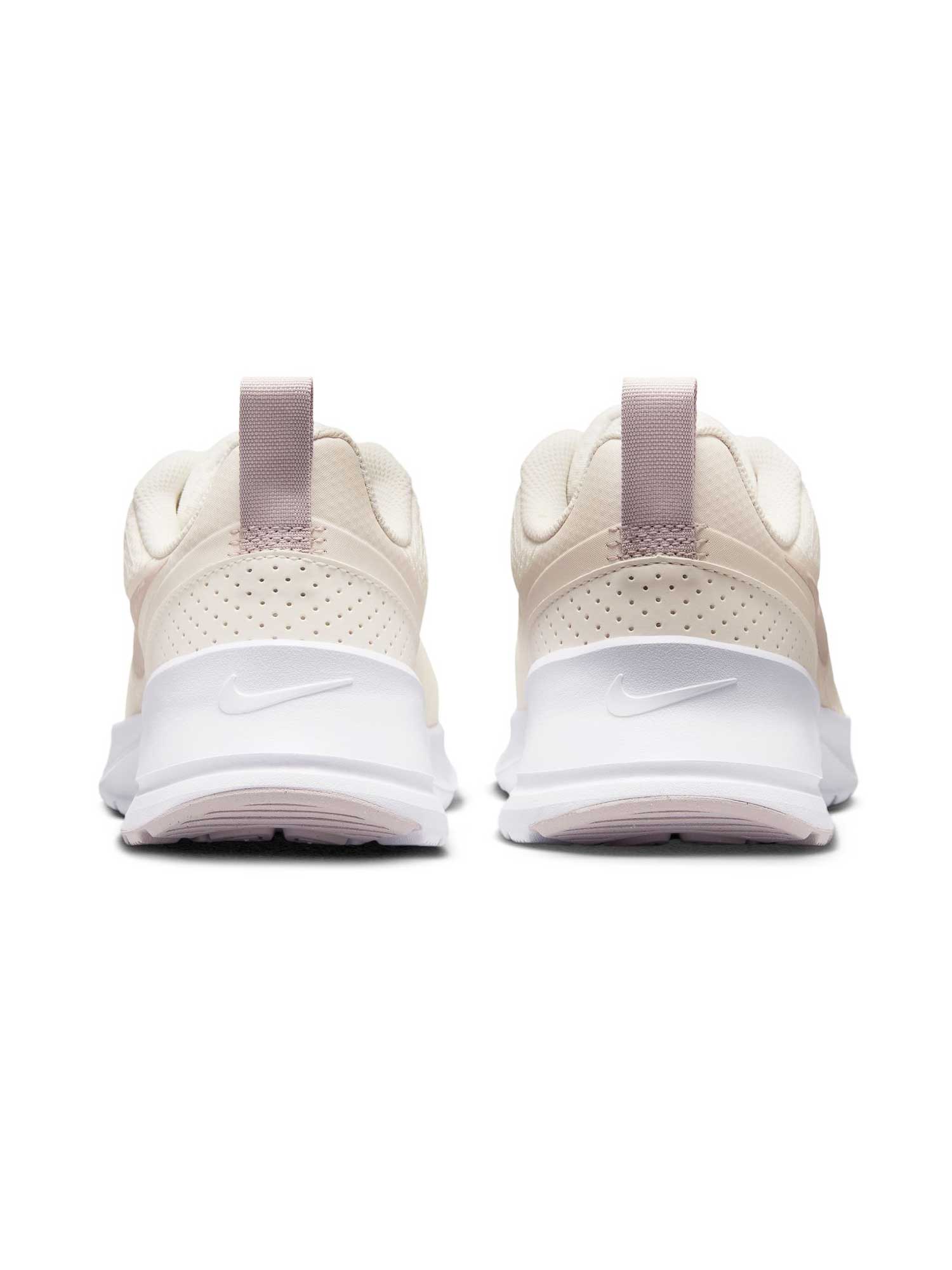NIKE Обувки W AIR MAX NUAXIS