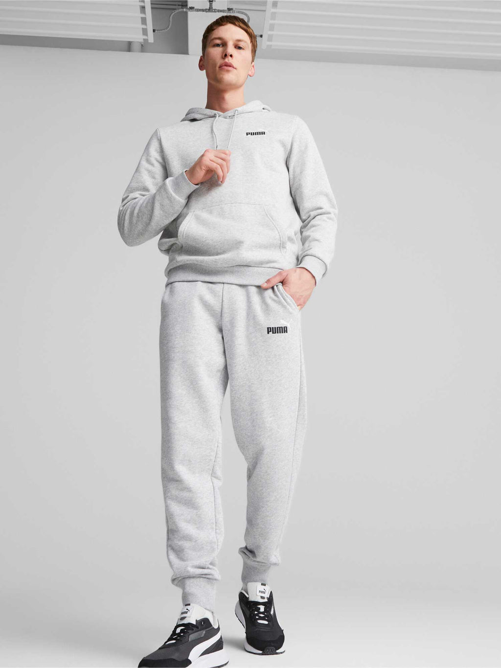PUMA Спортно долнище ESS+ 2 Col Logo