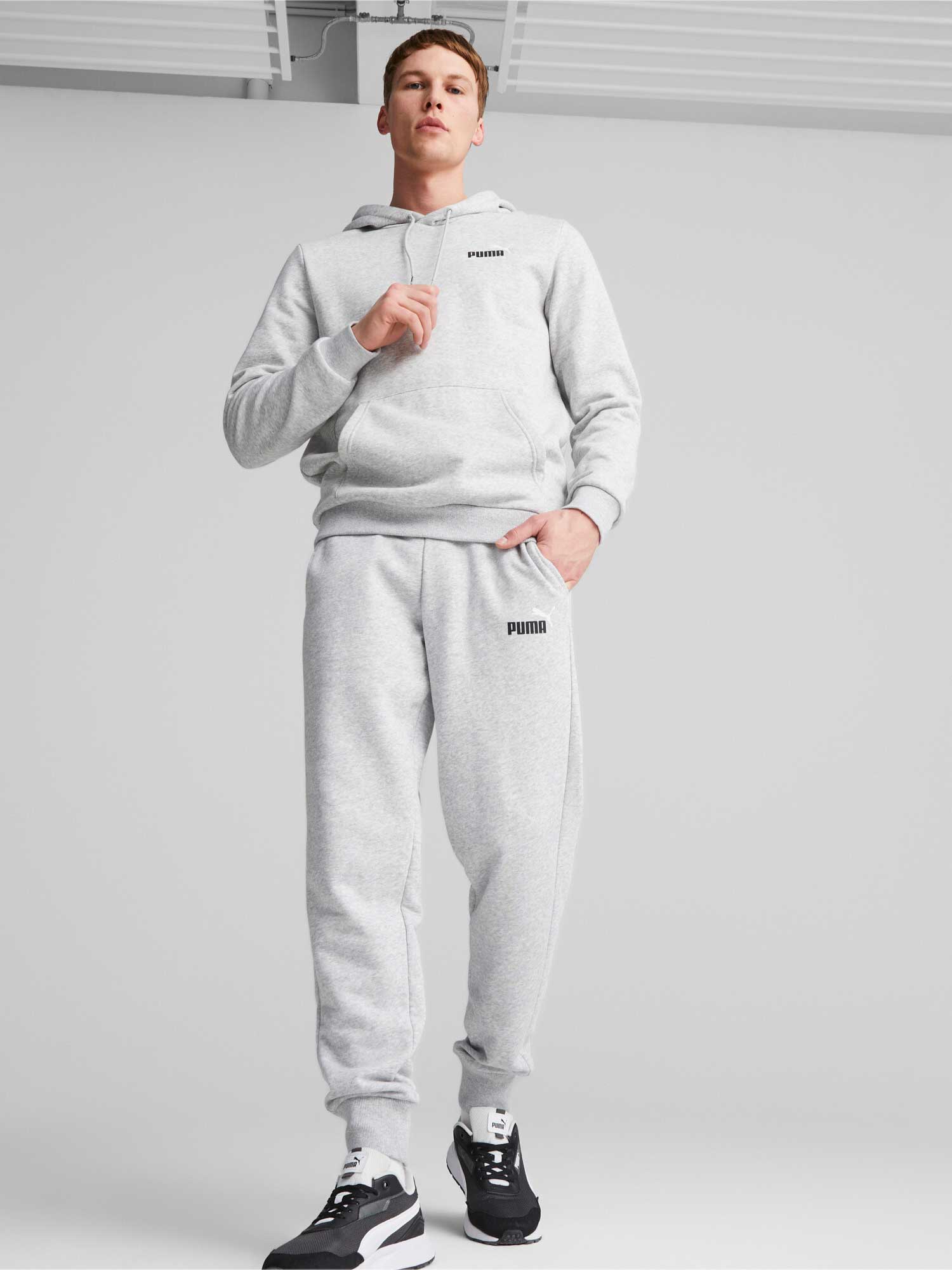 PUMA Спортно долнище ESS+ 2 Col Logo