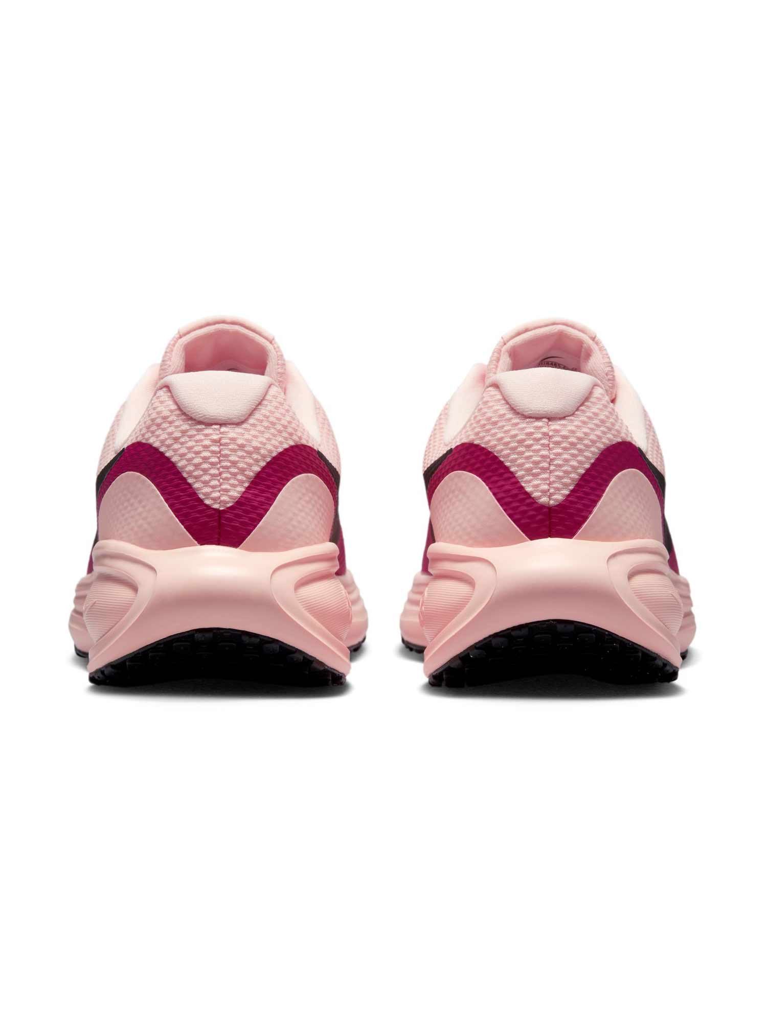 NIKE Обувки W REVOLUTION 8