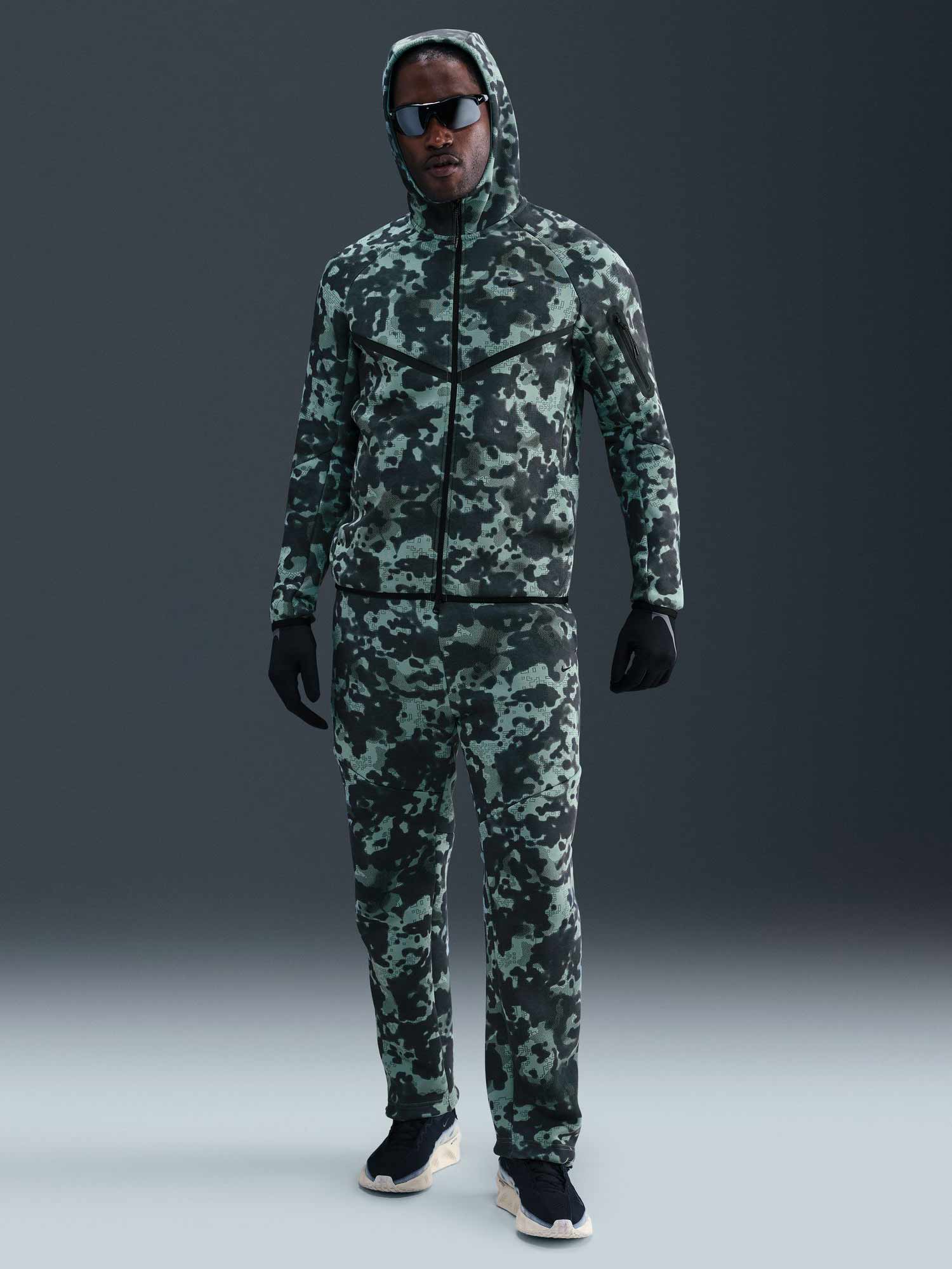 NIKE Суитшърт M NK TECH FLC WR FZ JKT CAMO