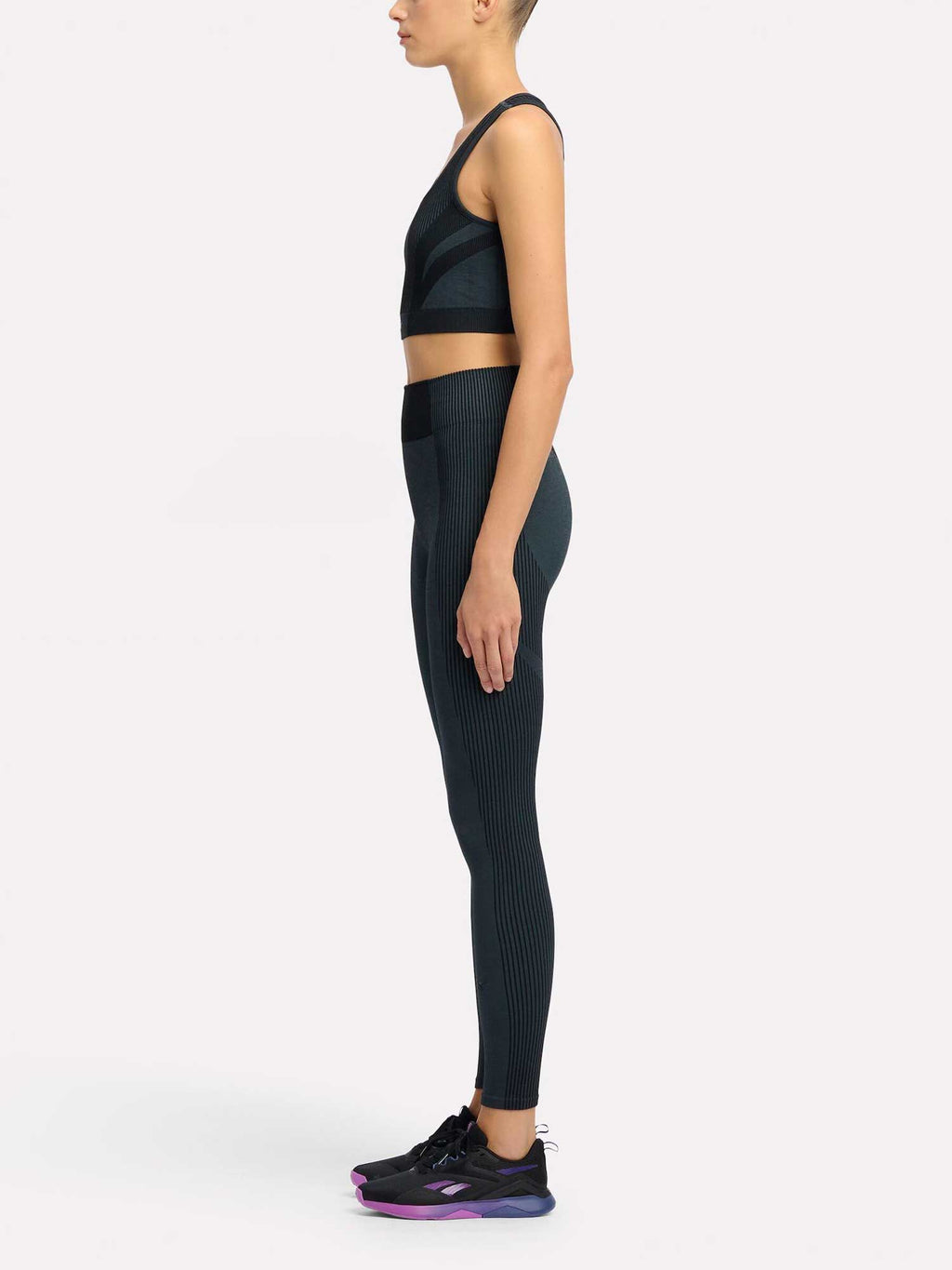 REEBOK Спортен сутиен RBK LAB SEAMLESS BRA