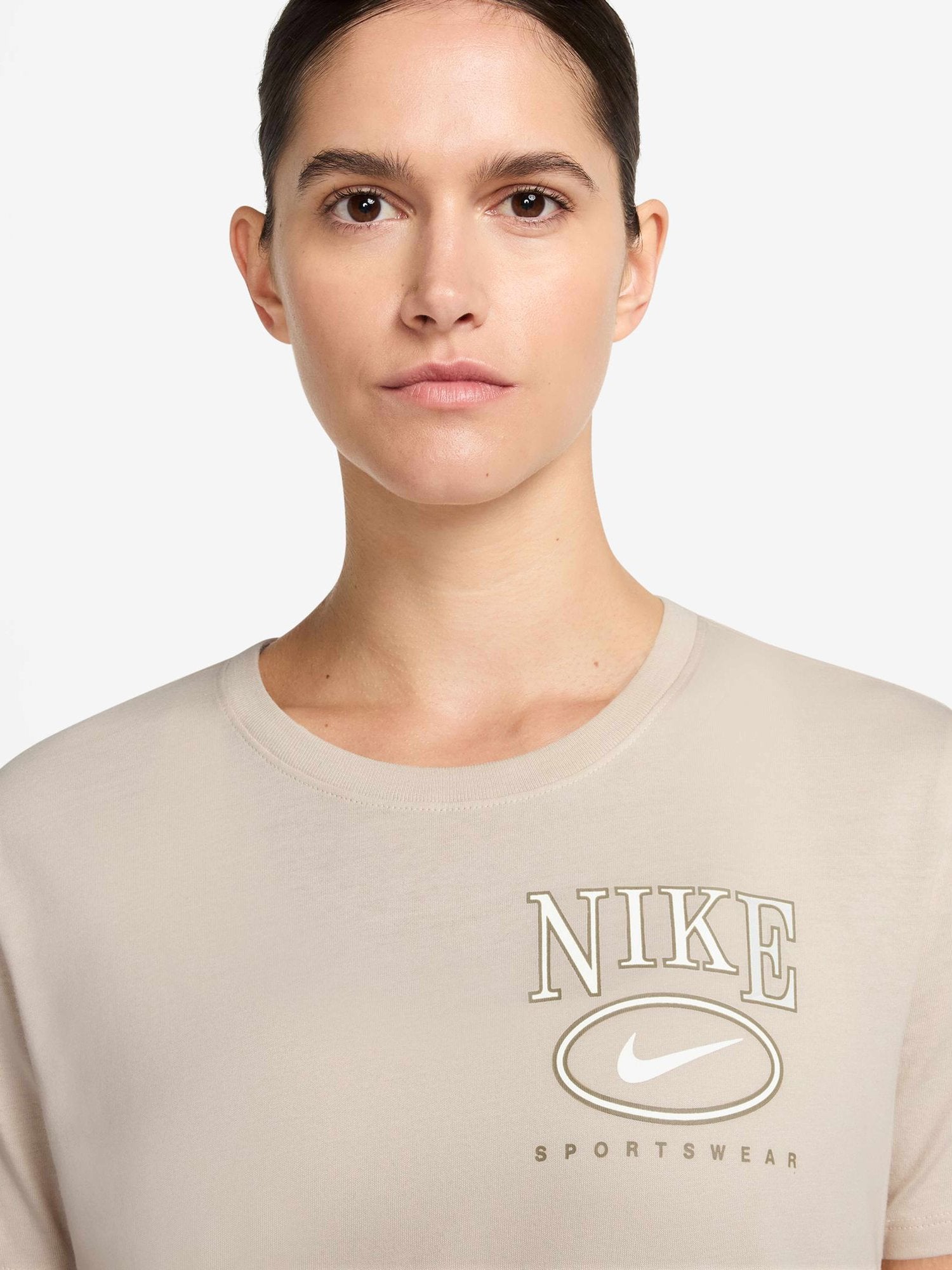 NIKE Тениска W NSW CLUB SS TEE CC