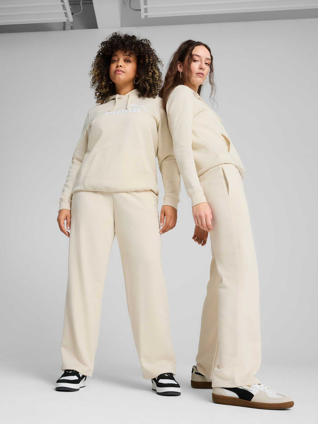 PUMA Спортно долнище ESS Small No. 1 Logo