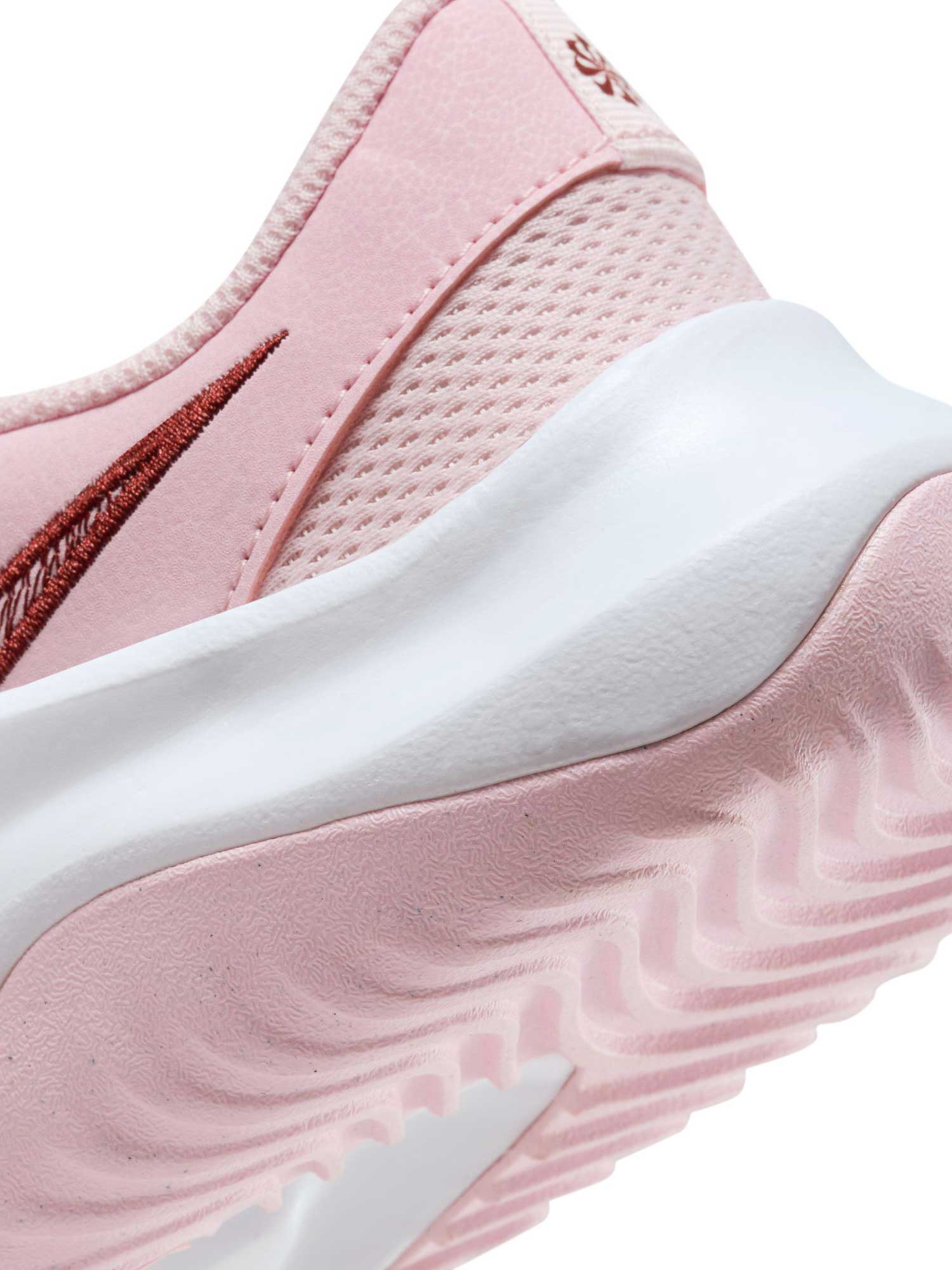 NIKE Обувки W LEGEND ESSENTIAL 3 NN