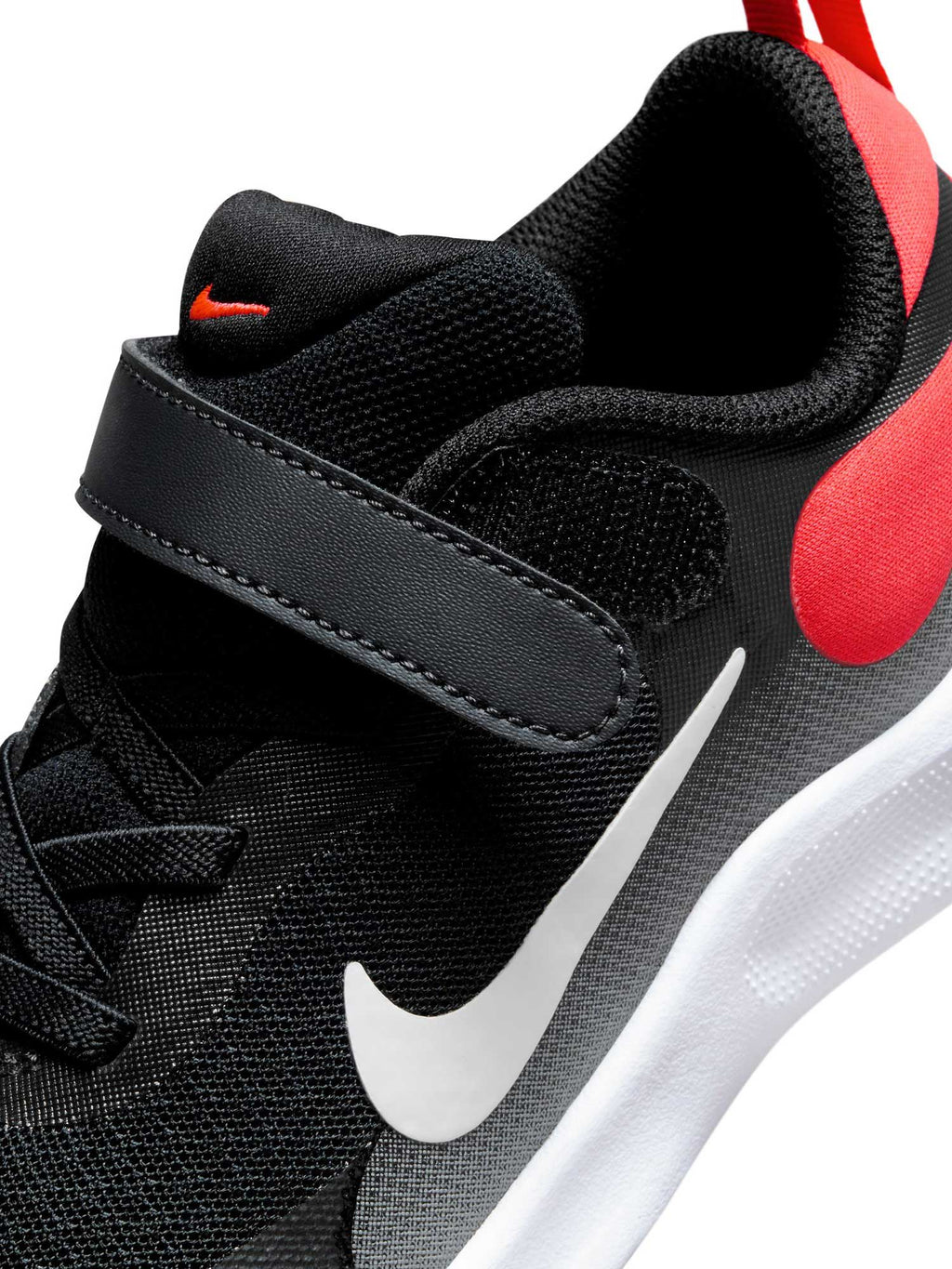 NIKE Обувки REVOLUTION 7 (PSV)
