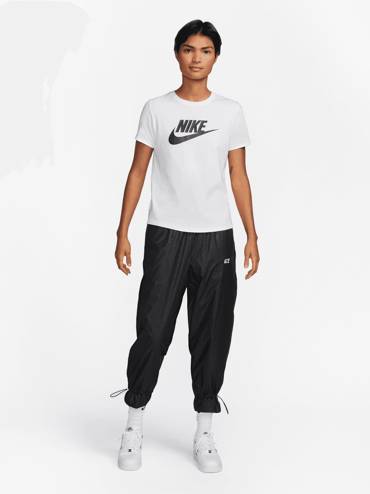 NIKE Тениска W NSW CLUB SS TEE ICN FTRA