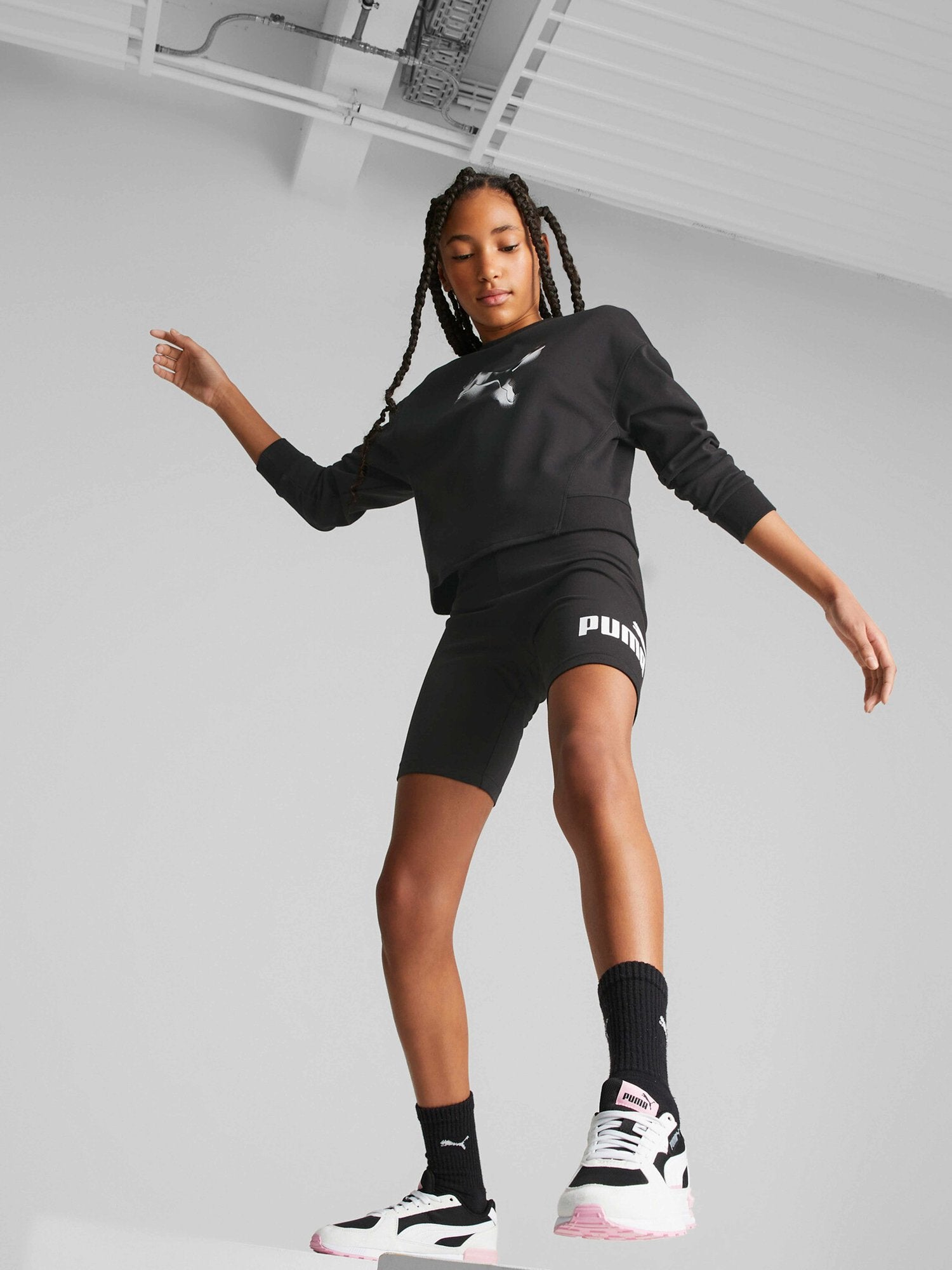 PUMA Клин ESS+ Logo Short G