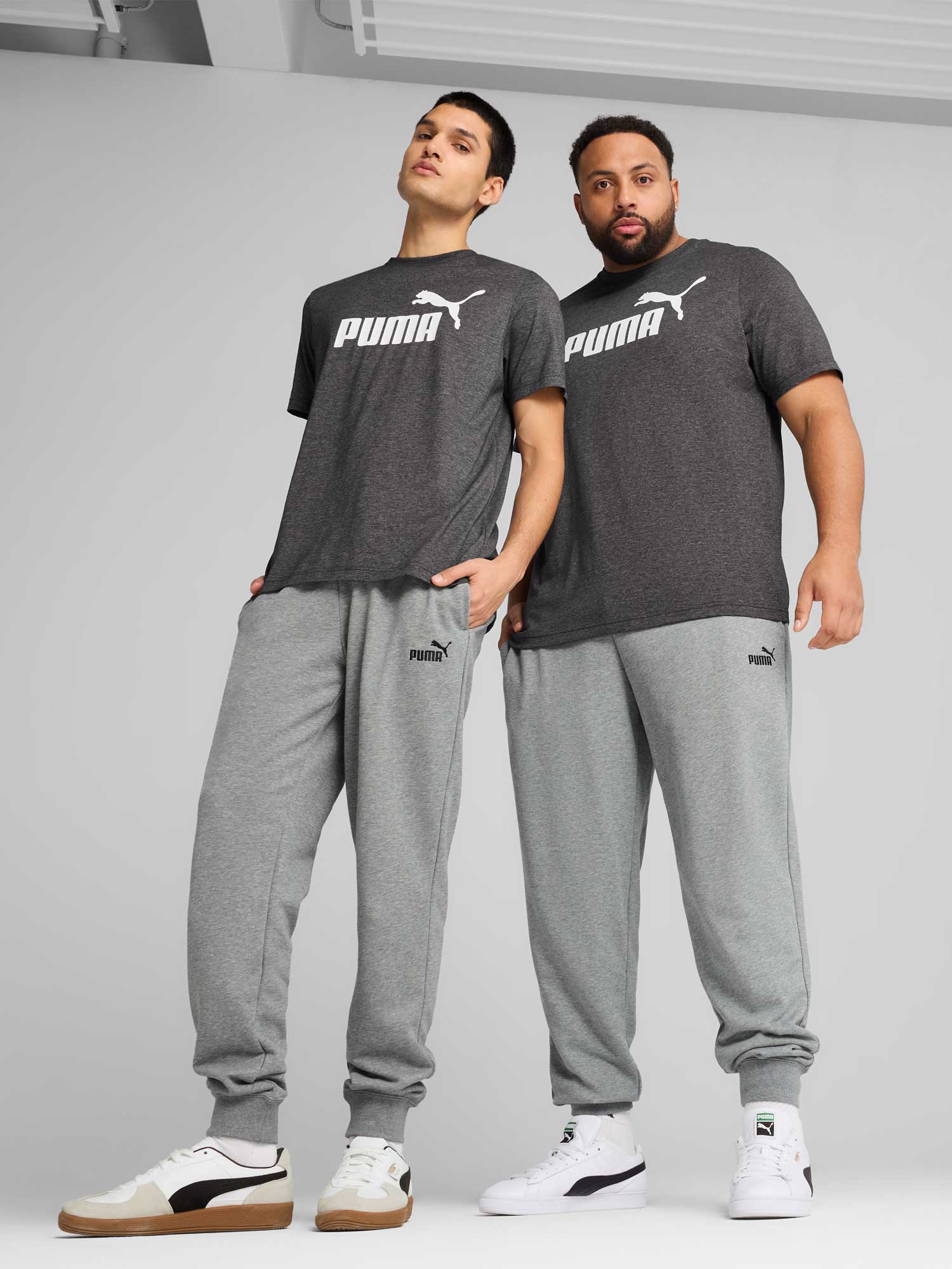 PUMA Спортно долнище ESS No. 1 Logo Sweatpants TR cl