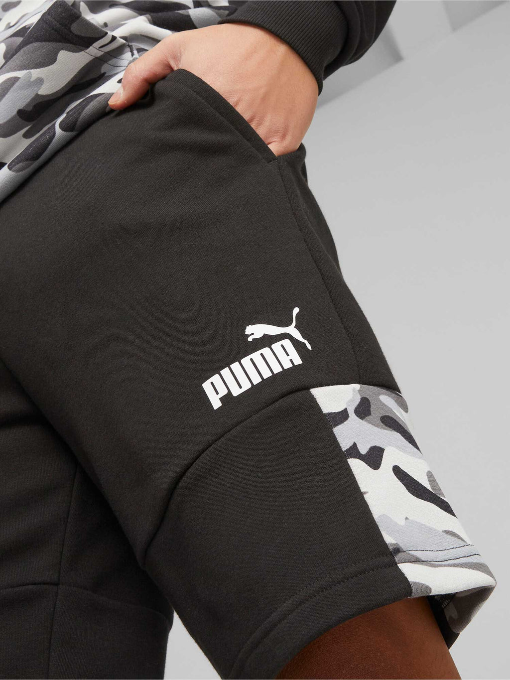 PUMA Къси панталони ESS BLOCK CAMO 10' TR