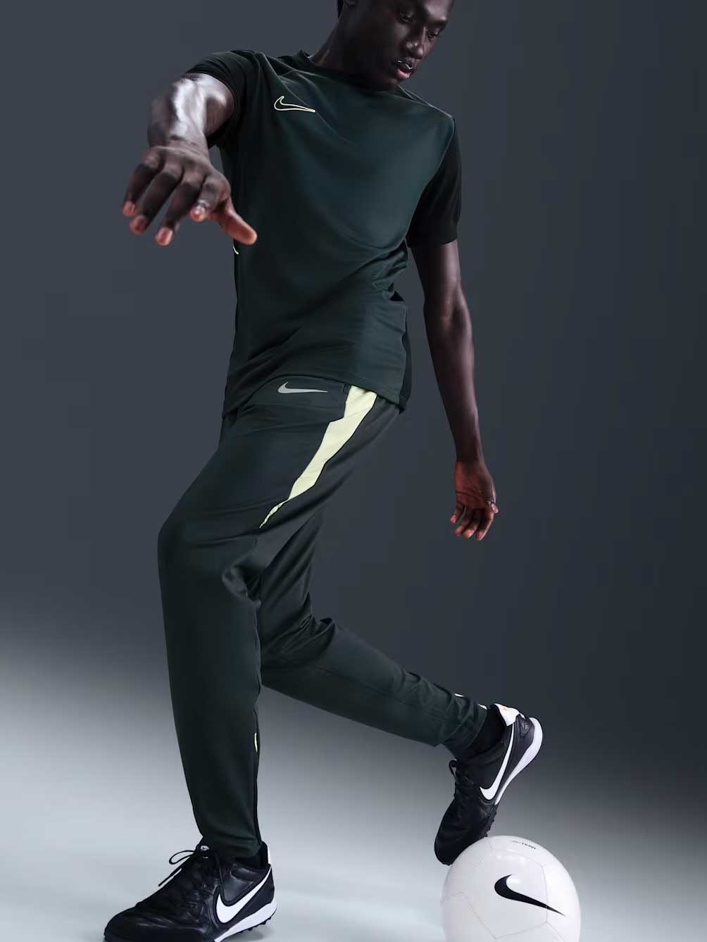NIKE Спортно долнище Nike Strike Mens Therma-FIT S