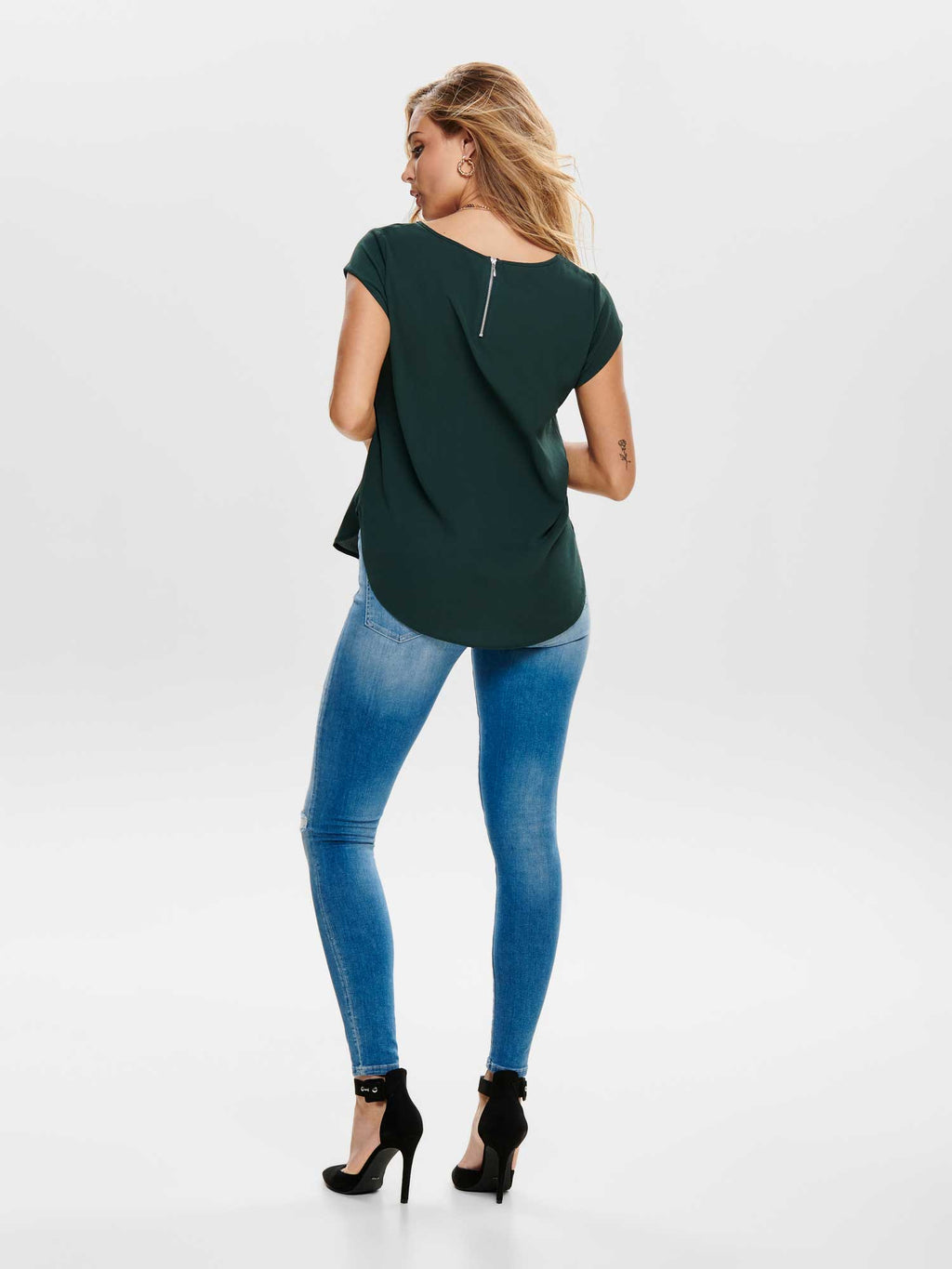 ONLY Тениска ONLVIC S\/S SOLID TOP NOOS WVN
