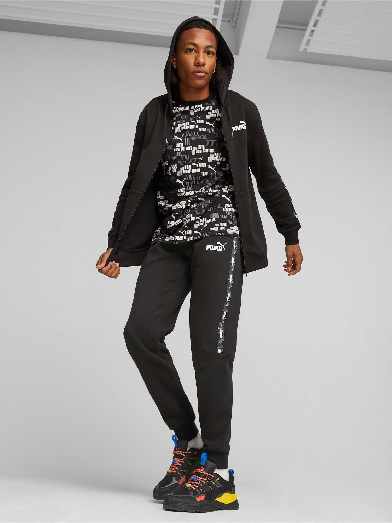 PUMA Суитшърт ESS TPAE CAMO FL