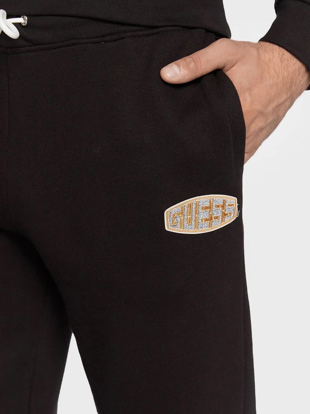 GUESS Спортно долнище LUCKY CUFF
