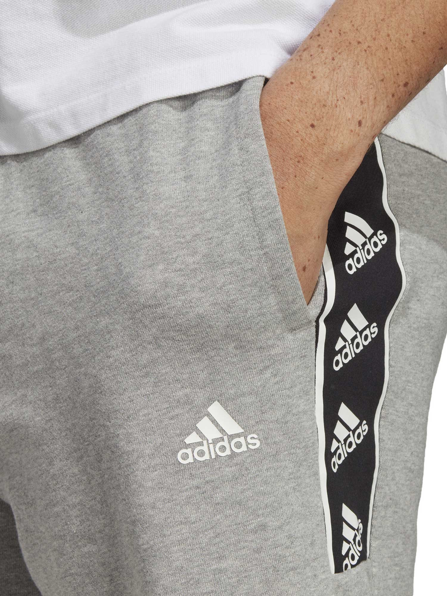 ADIDAS SPORTSWEAR Къси панталони Brandlove