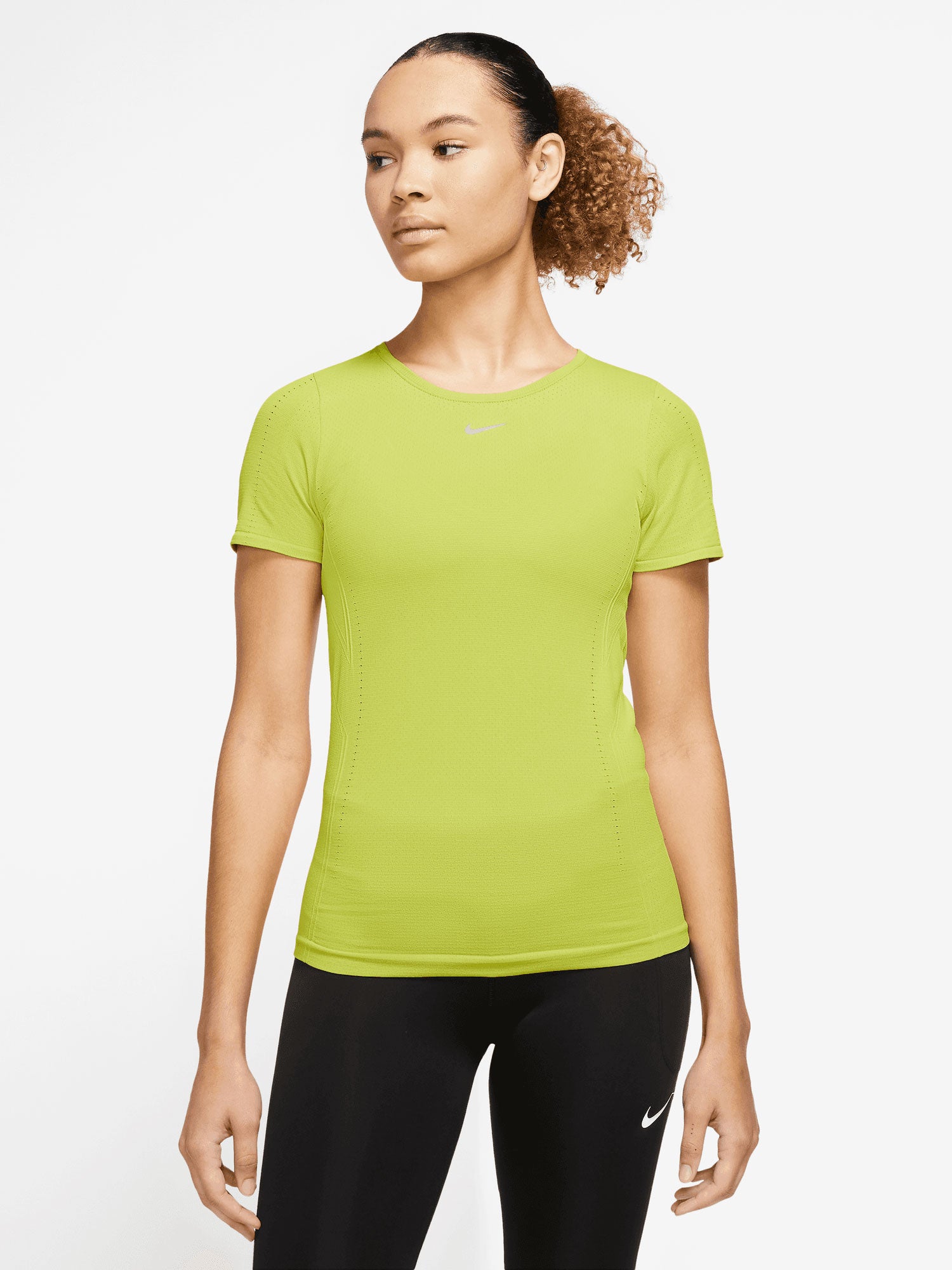 NIKE Тениска W NK DFADV AURA SLIM SS TOP