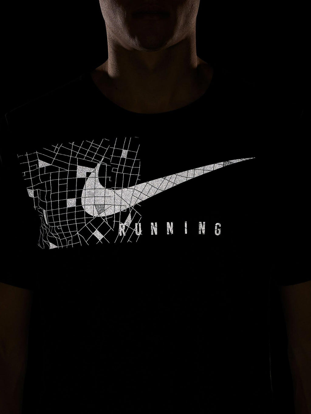 NIKE Тениска M NK DF UV MILER RUNDVN SS GFX
