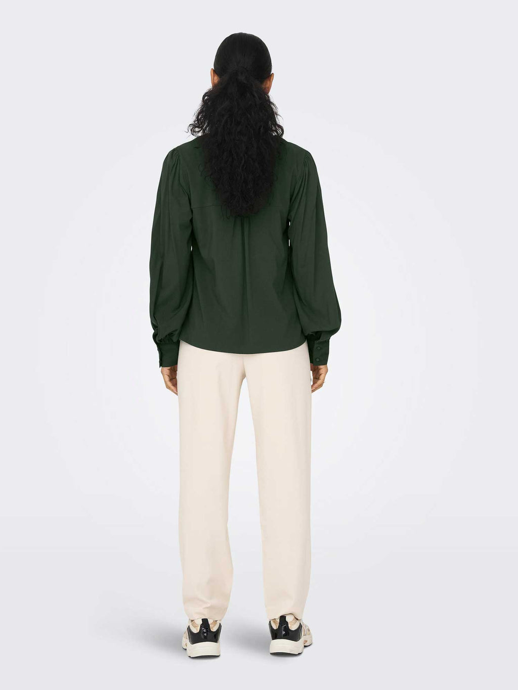 ONLY Риза ONLELLA LS V-NECK TOP WVN