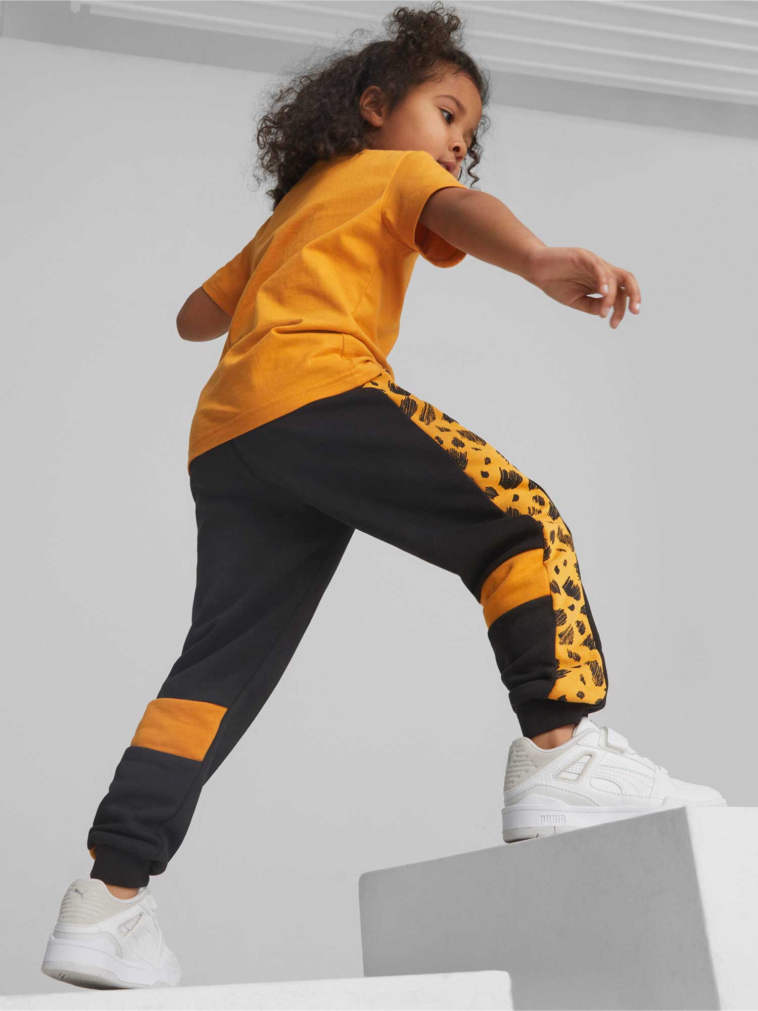 PUMA Спортно долнище ESS+ MATES TR