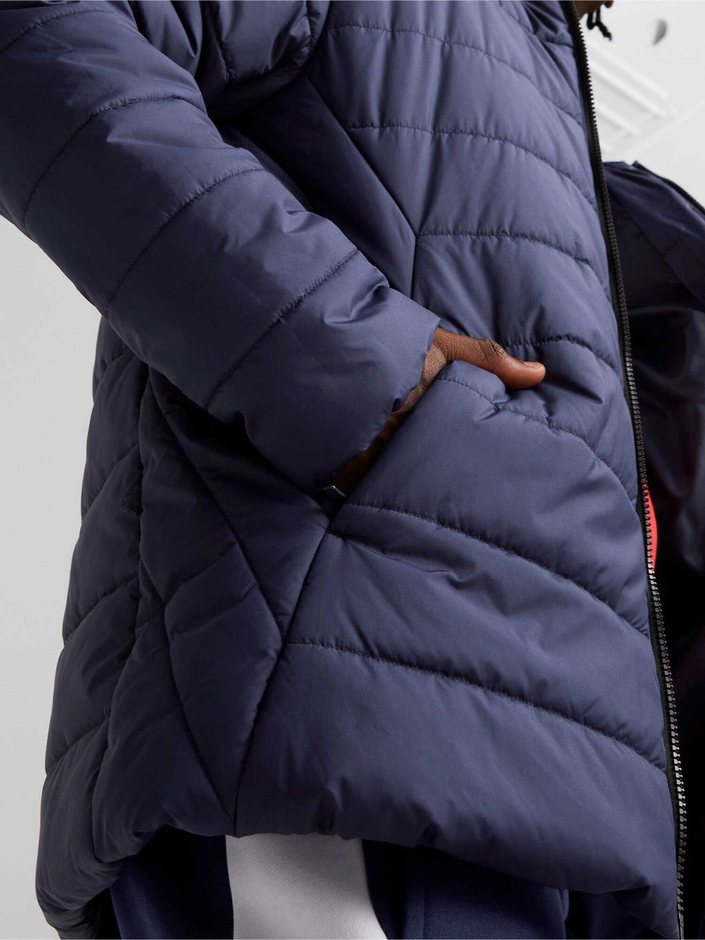 PUMA Яке ESS Hooded Padded