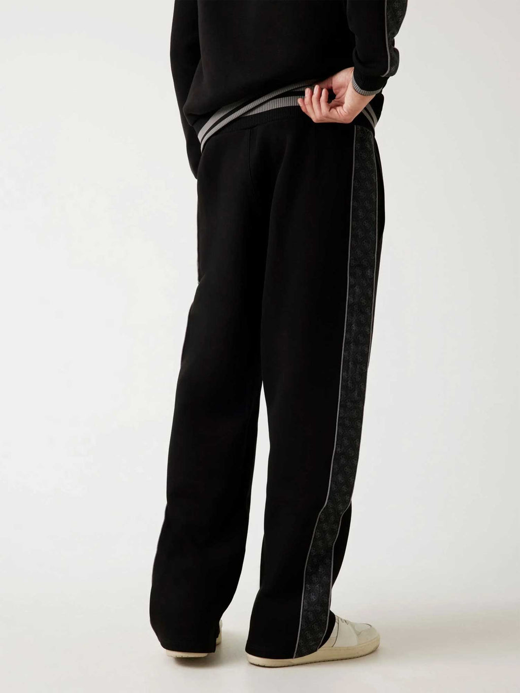 GUESS Спортно долнище FINLO PANT