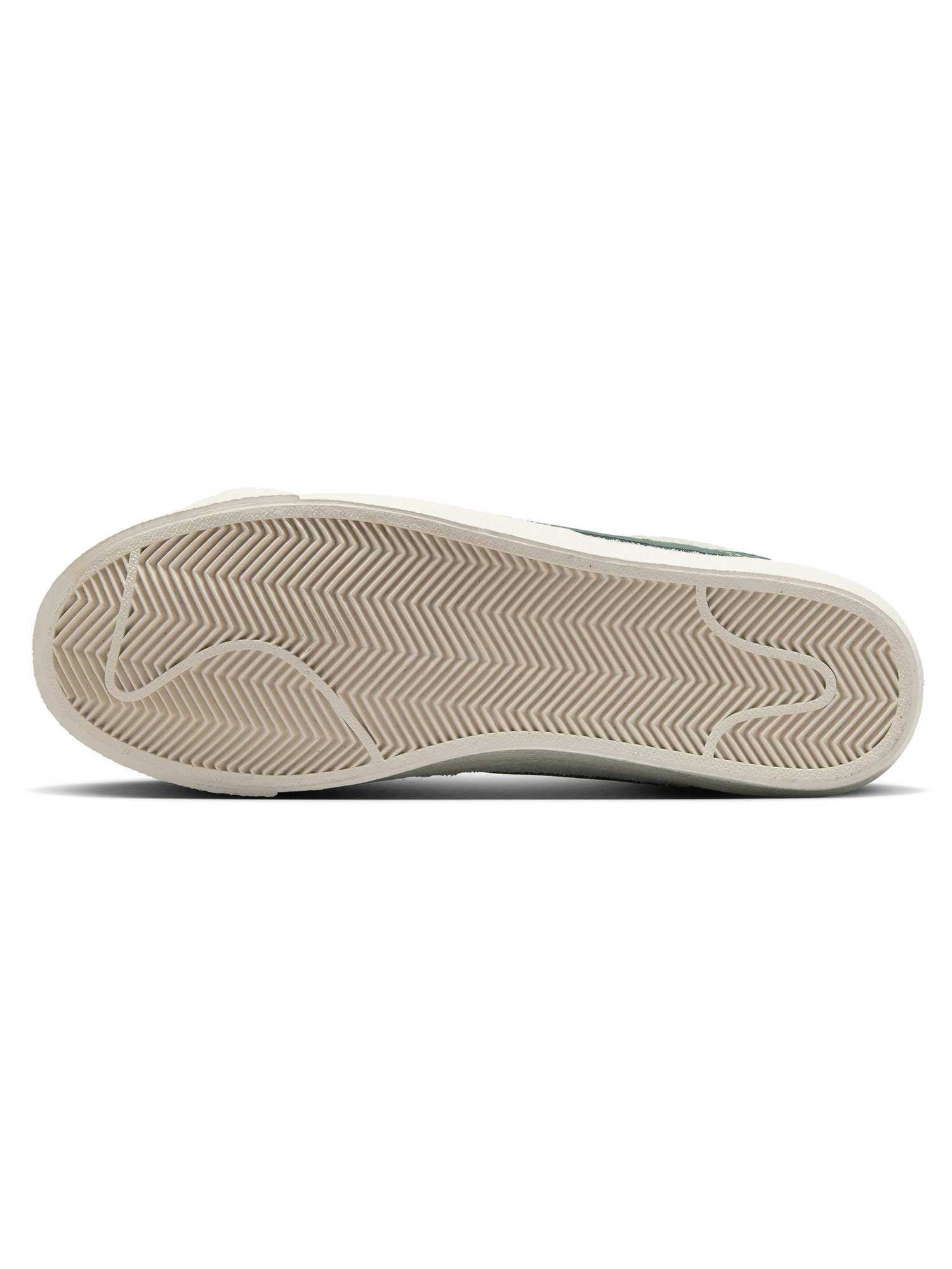 NIKE Обувки W BLAZER LOW 77 VNTG