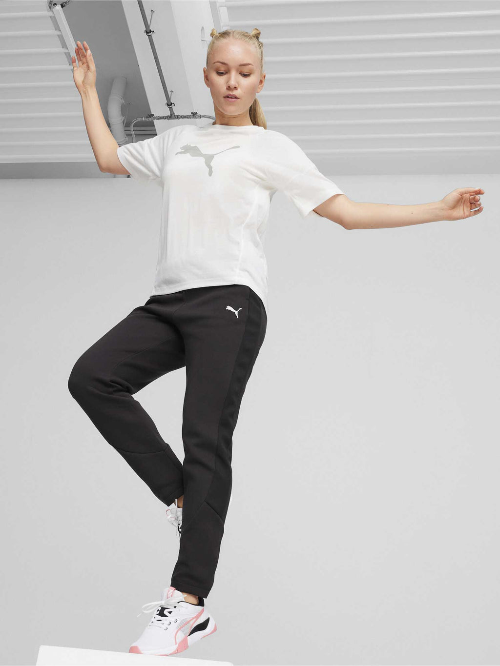 PUMA Спортно долнище EVOSTRIPE High-Waist Pants
