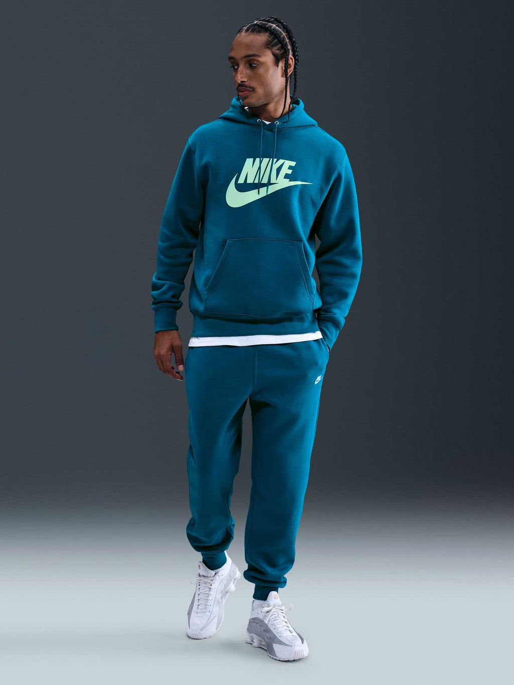 NIKE Суитшърт M NK CLUB BB PO GFX HOODIE