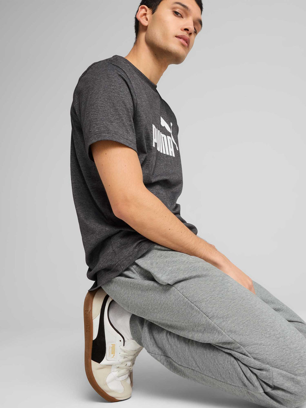 PUMA Спортно долнище ESS No. 1 Logo Sweatpants TR cl