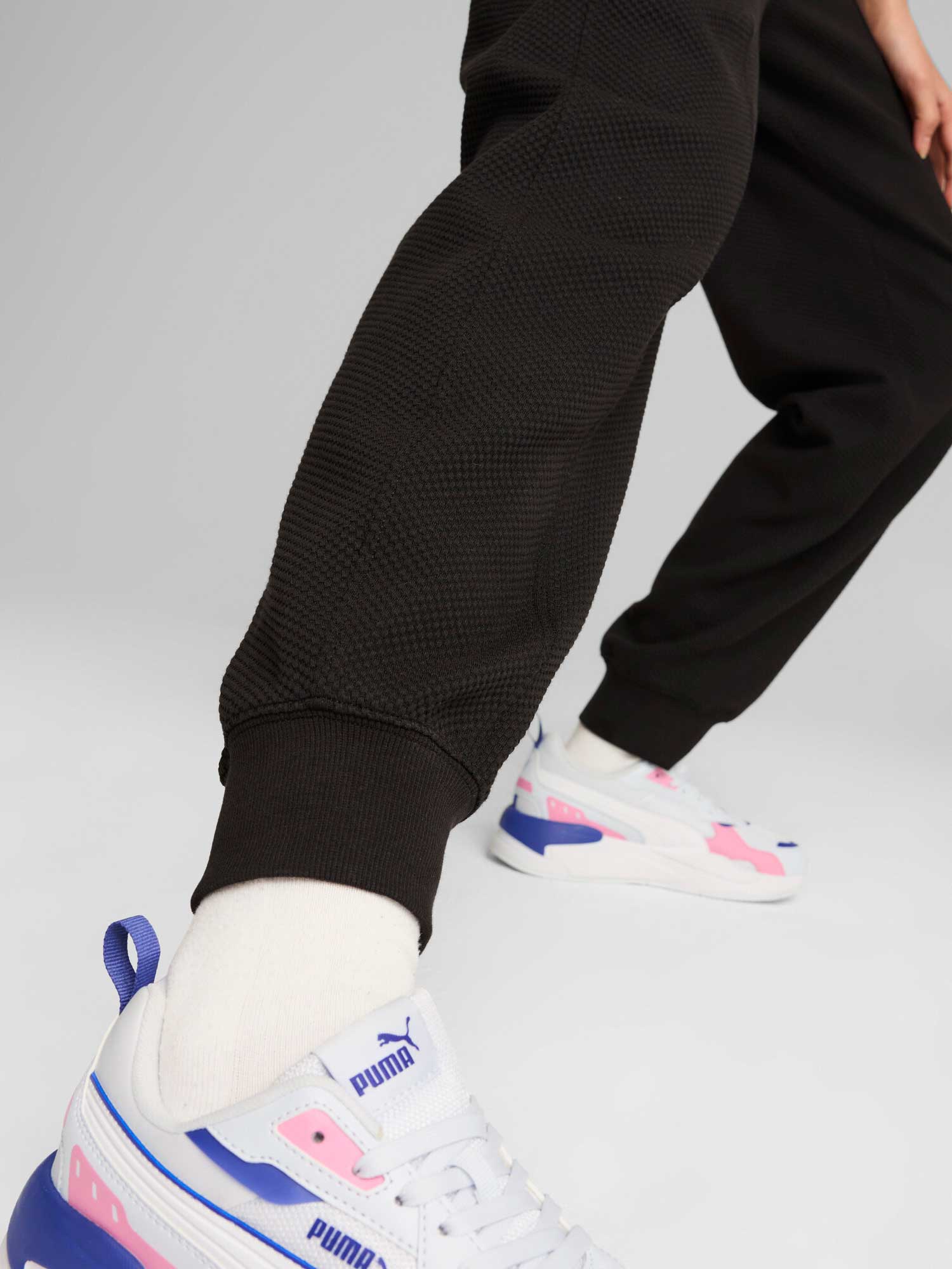 PUMA Спортно долнище HER High-Waist Pants cl