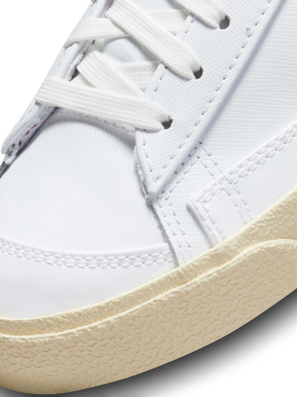 NIKE Обувки W BLAZER MID 77 SE