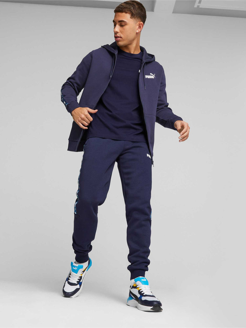 PUMA Суитшърт ESS TPAE CAMO FL
